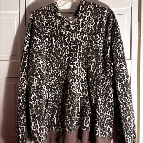 Free People “it’s a vibe” oversized leopard hoodie - Picture 4 of 8